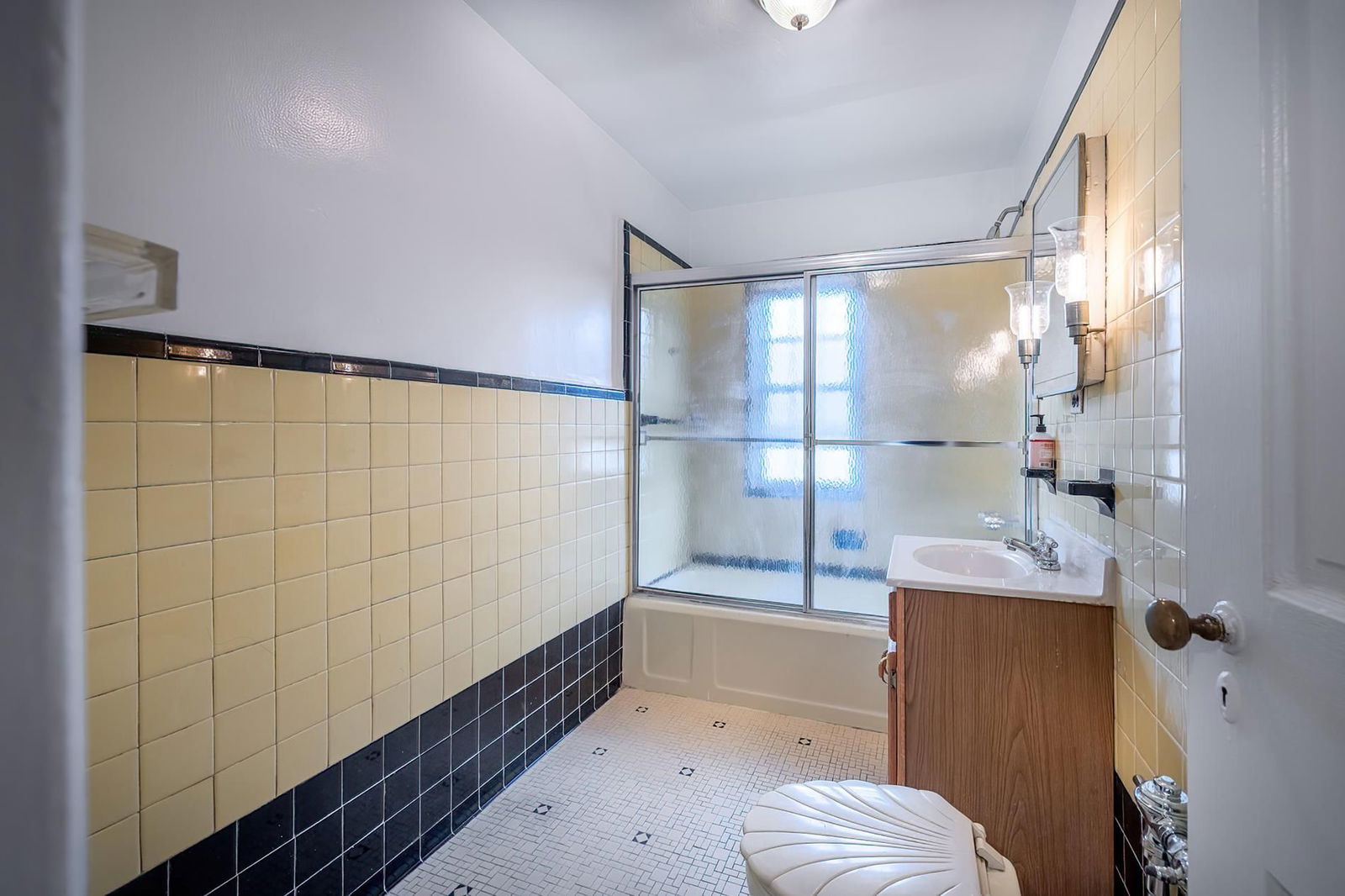 Real estate property located at 286 234th, Bronx, Kingsbridge, New York City, NY