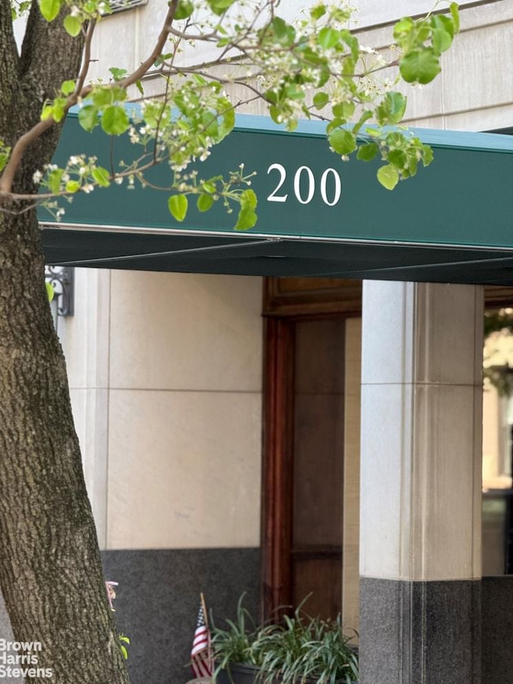 Real estate property located at 200 84TH #4A, New York, Yorkville, New York City, NY