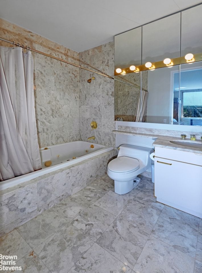 Real estate property located at 524 72ND #31B, New York, Lenox Hill, New York City, NY