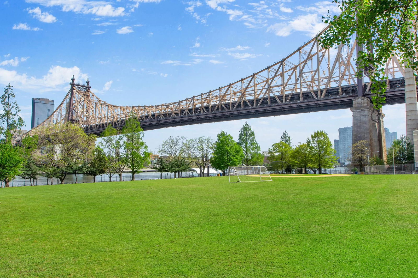 Real estate property located at 575 MAIN #1611, New York, Roosevelt Island, New York City, NY