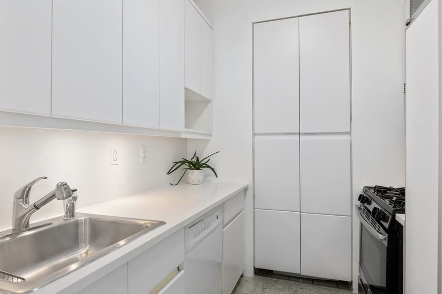 Real estate property located at 200 69TH #11A, New York, Lenox Hill, New York City, NY