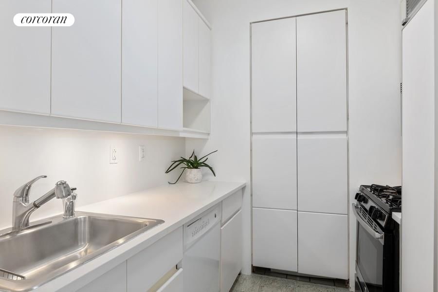 Real estate property located at 200 69TH #11A, New York, Lenox Hill, New York City, NY
