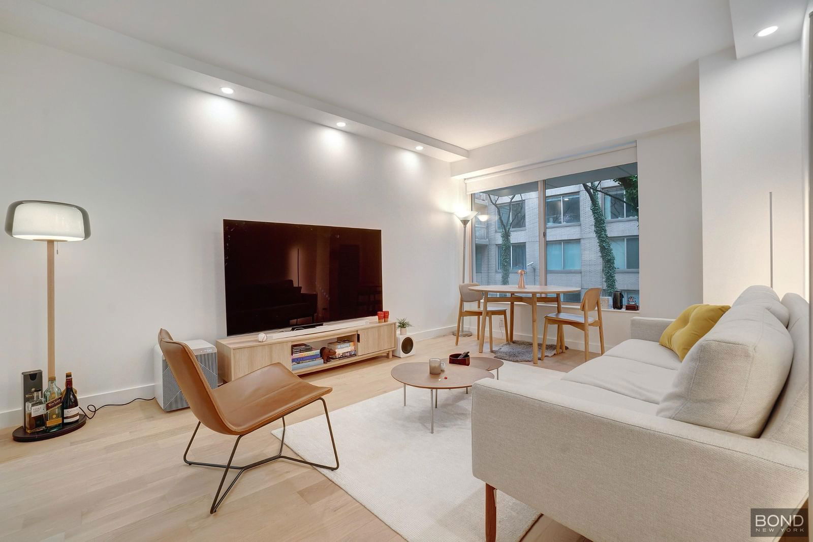 Real estate property located at 200 69th #2U, New York, Upper East Side, New York City, NY