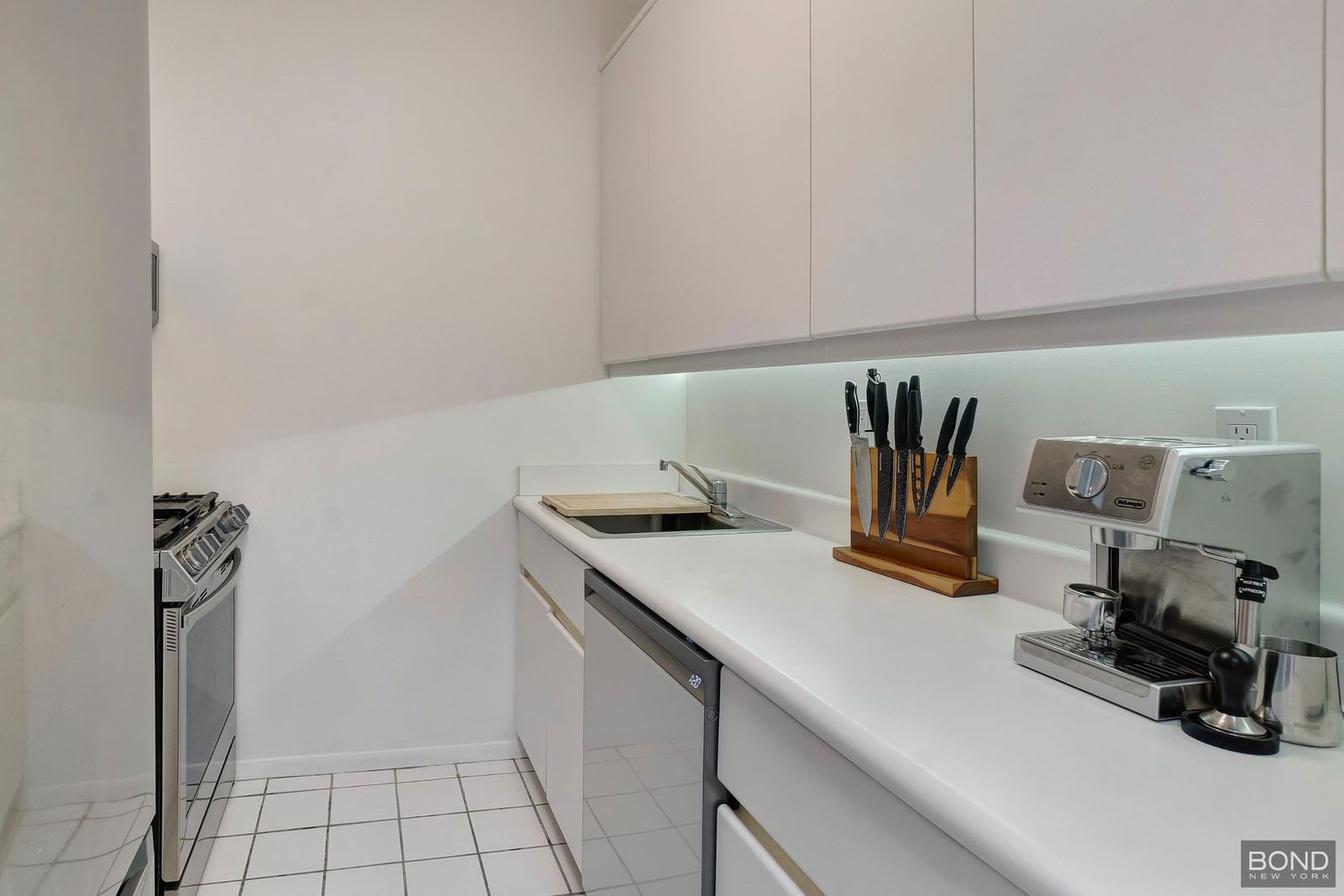 Real estate property located at 200 69th #2U, New York, Upper East Side, New York City, NY
