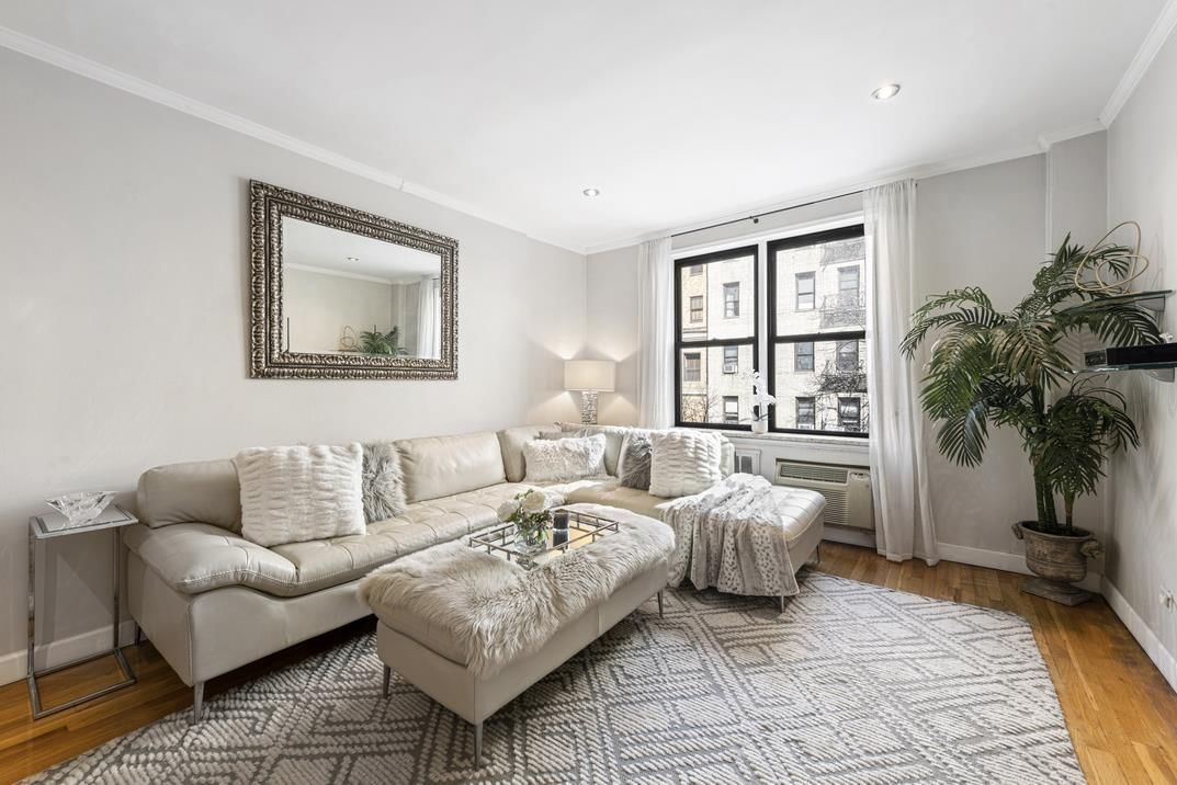 Real estate property located at 330 70th #2-H, New York, Upper East Side, New York City, NY