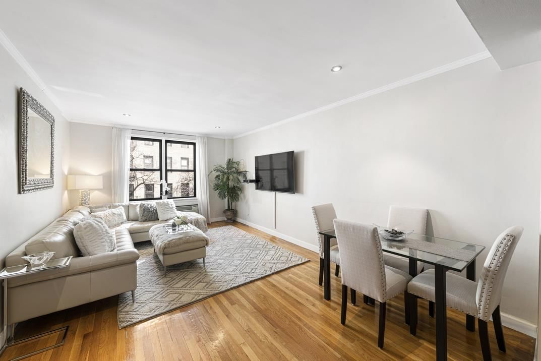 Real estate property located at 330 70th #2-H, New York, Upper East Side, New York City, NY