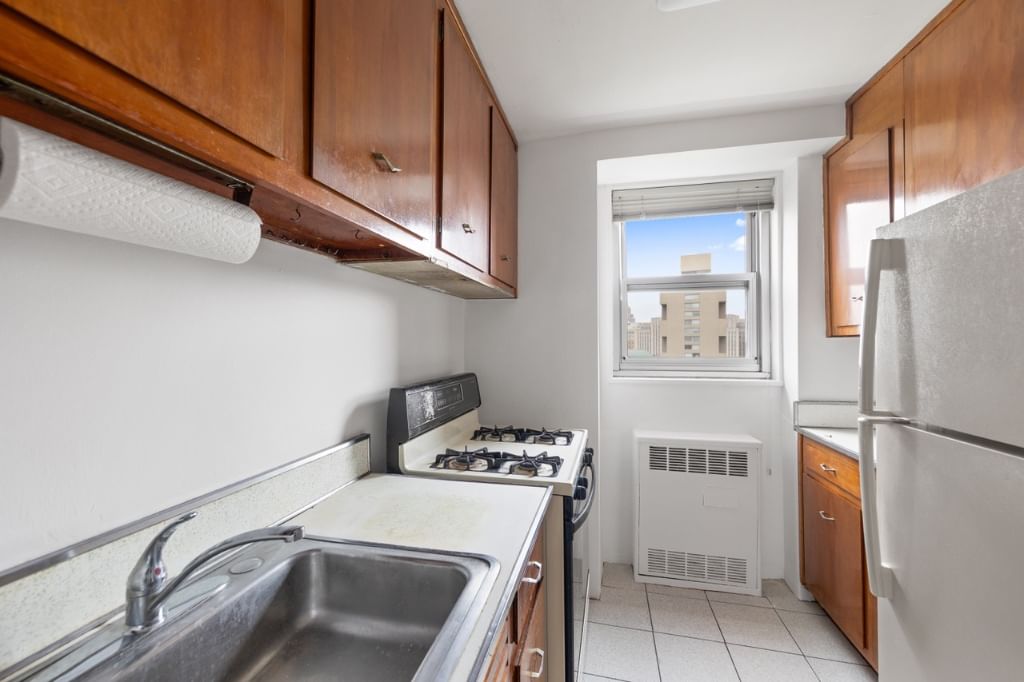 Real estate property located at 215 Park #19H, New York, Chinatown, New York City, NY