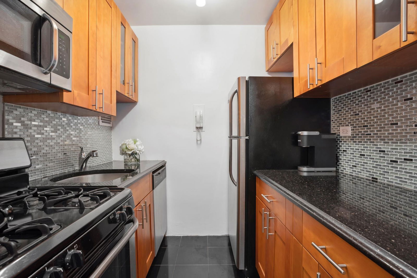 Real estate property located at 181 73RD #2B, New York, Lenox Hill, New York City, NY
