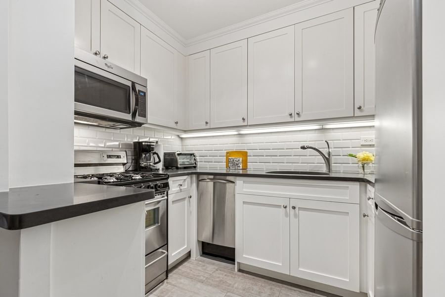Real estate property located at 401 74TH #2P, New York, Lenox Hill, New York City, NY
