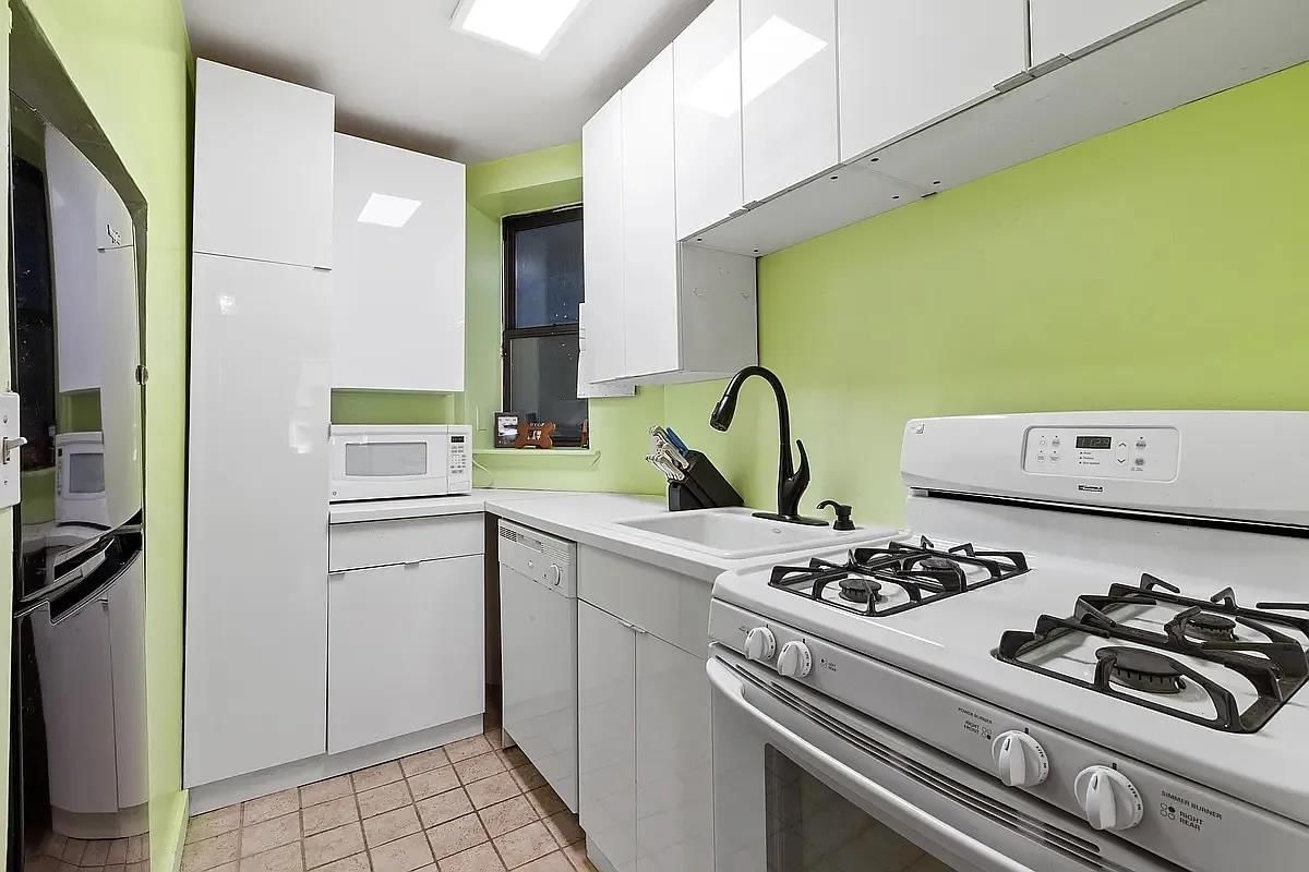 Real estate property located at 226 95TH #201, New York, Yorkville, New York City, NY