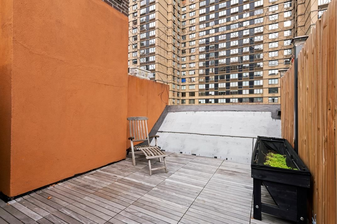 Real estate property located at 226 95TH #201, New York, Yorkville, New York City, NY