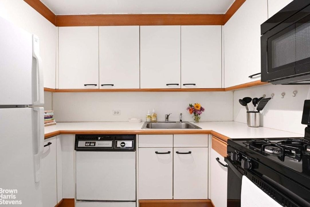 Real estate property located at 188 70TH #16B, New York, Lenox Hill, New York City, NY