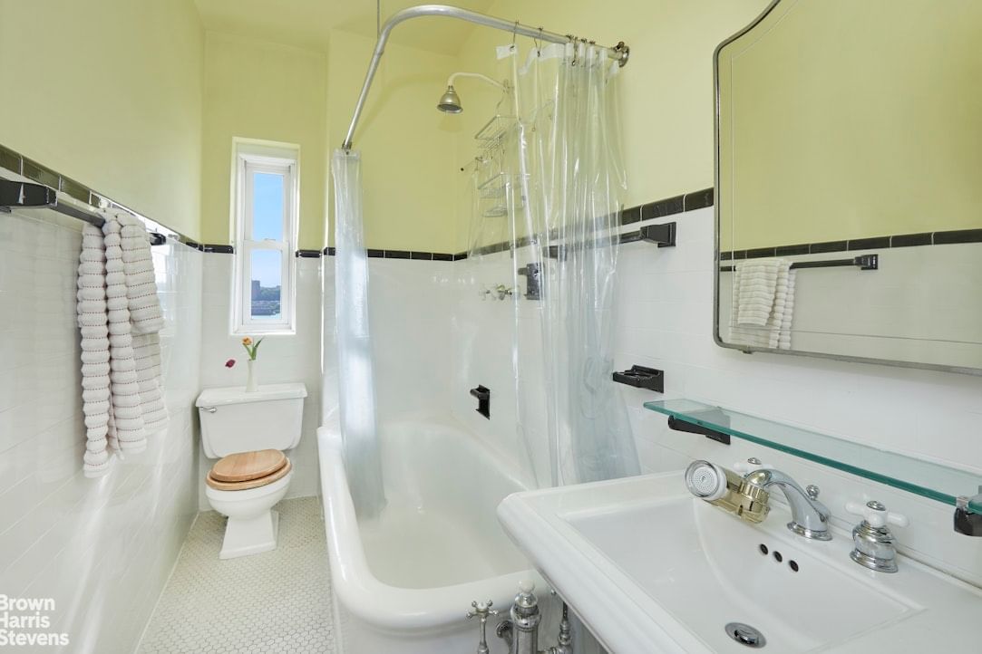 Real estate property located at 360 RIVERSIDE #8A, New York, Upper West Side, New York City, NY