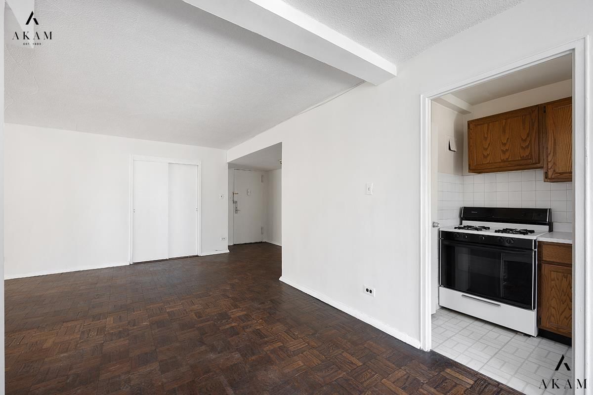 Real estate property located at 310 70th #10-L, New York, Upper East Side, New York City, NY