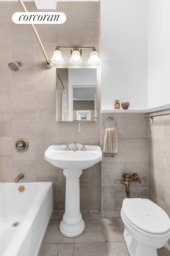 Real estate property located at 25 64TH #2E, New York, Lincoln Square, New York City, NY
