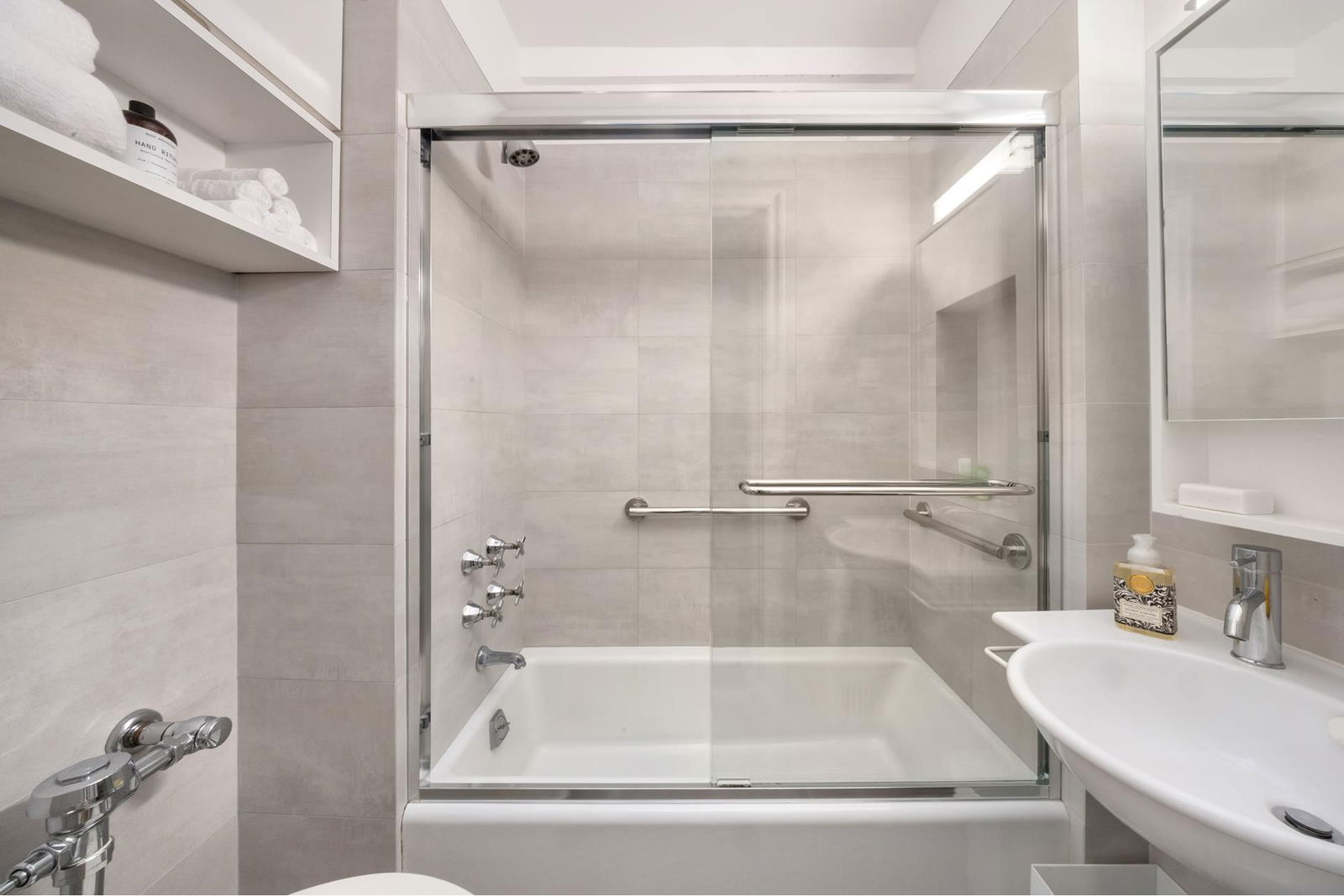 Real estate property located at 930 5TH #14F, New York, Lenox Hill, New York City, NY