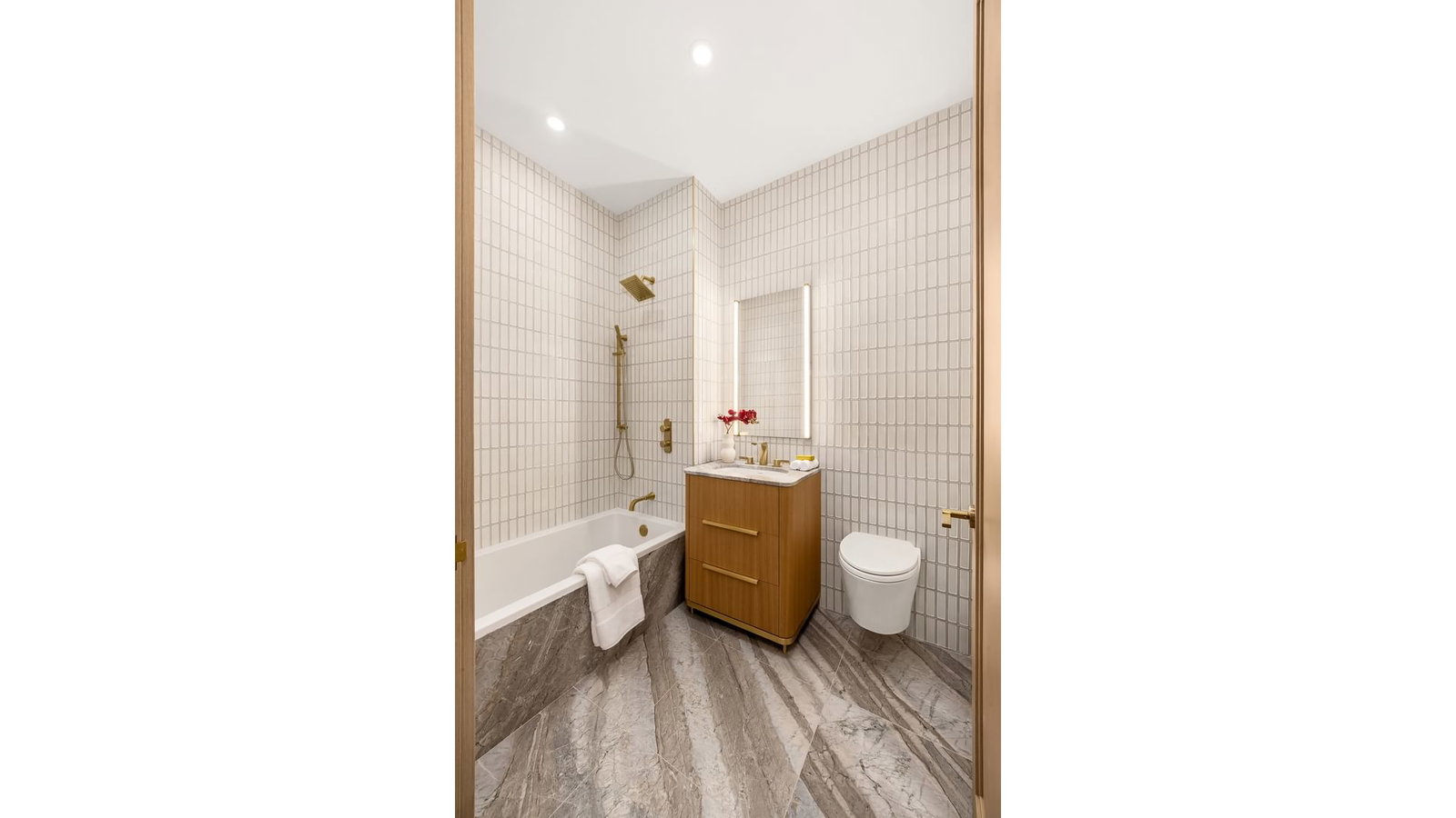 Real estate property located at 660 LEXINGTON #2B, New York, Midtown East, New York City, NY