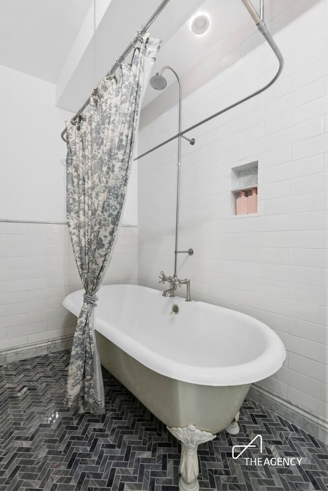 Real estate property located at 350 62ND #6DE, New York, Lenox Hill, New York City, NY