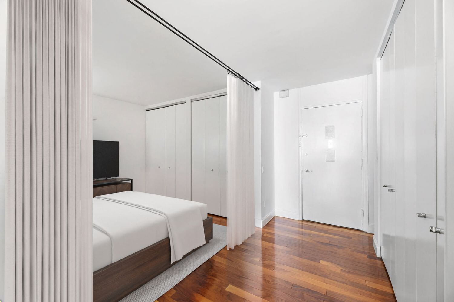 Real estate property located at 88 GREENWICH #2009, New York, Financial District, New York City, NY