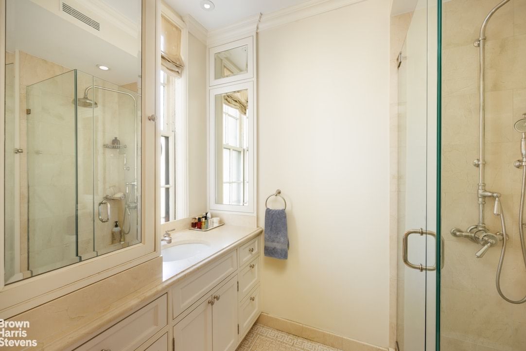 Real estate property located at 655 PARK #2D, New York, Lenox Hill, New York City, NY