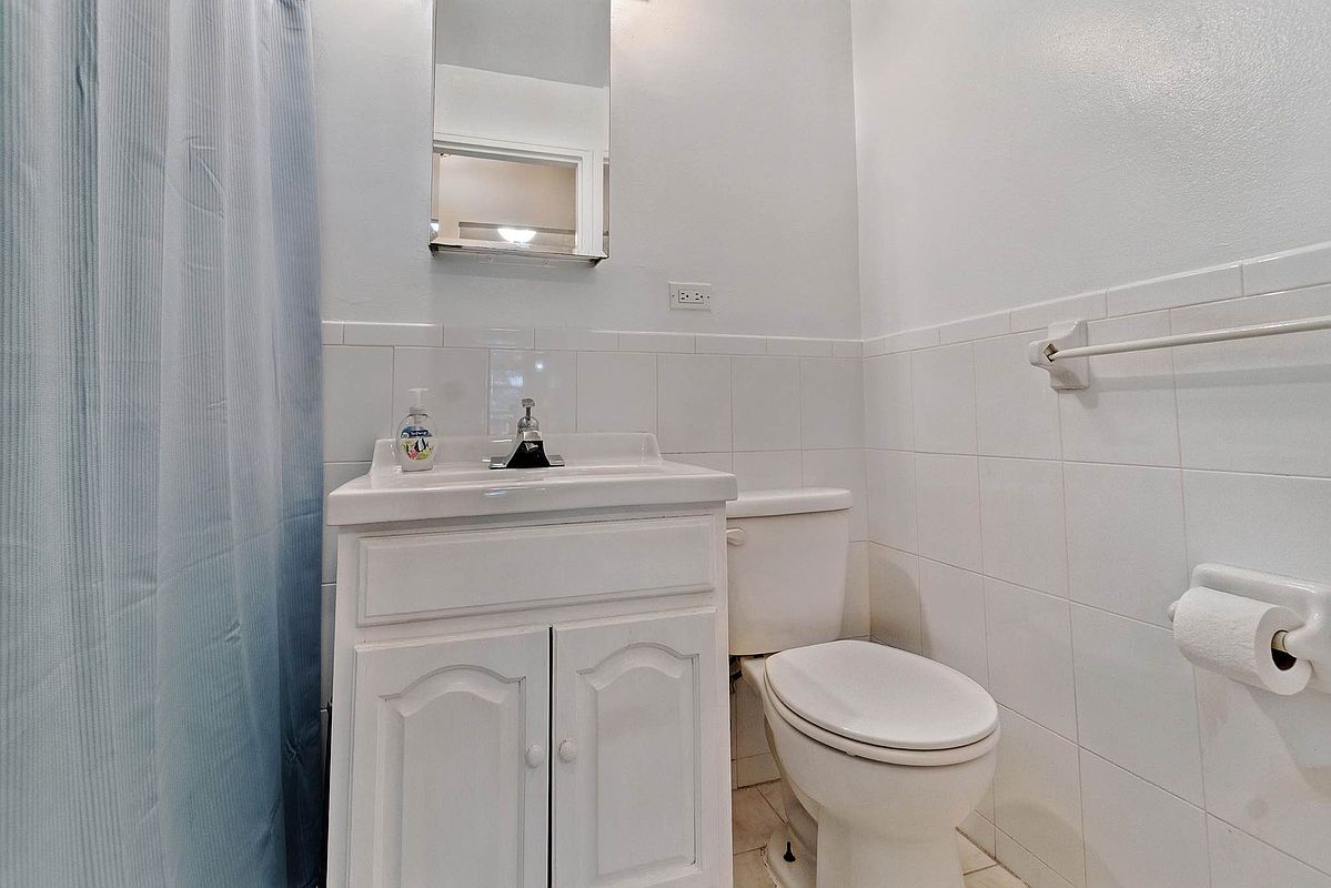 Real estate property located at 1130 Stadium #4-E, Bronx, Country Club, New York City, NY