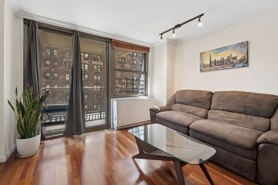 Real estate property located at 301 79TH #7L, NewYork, Yorkville, New York City, NY