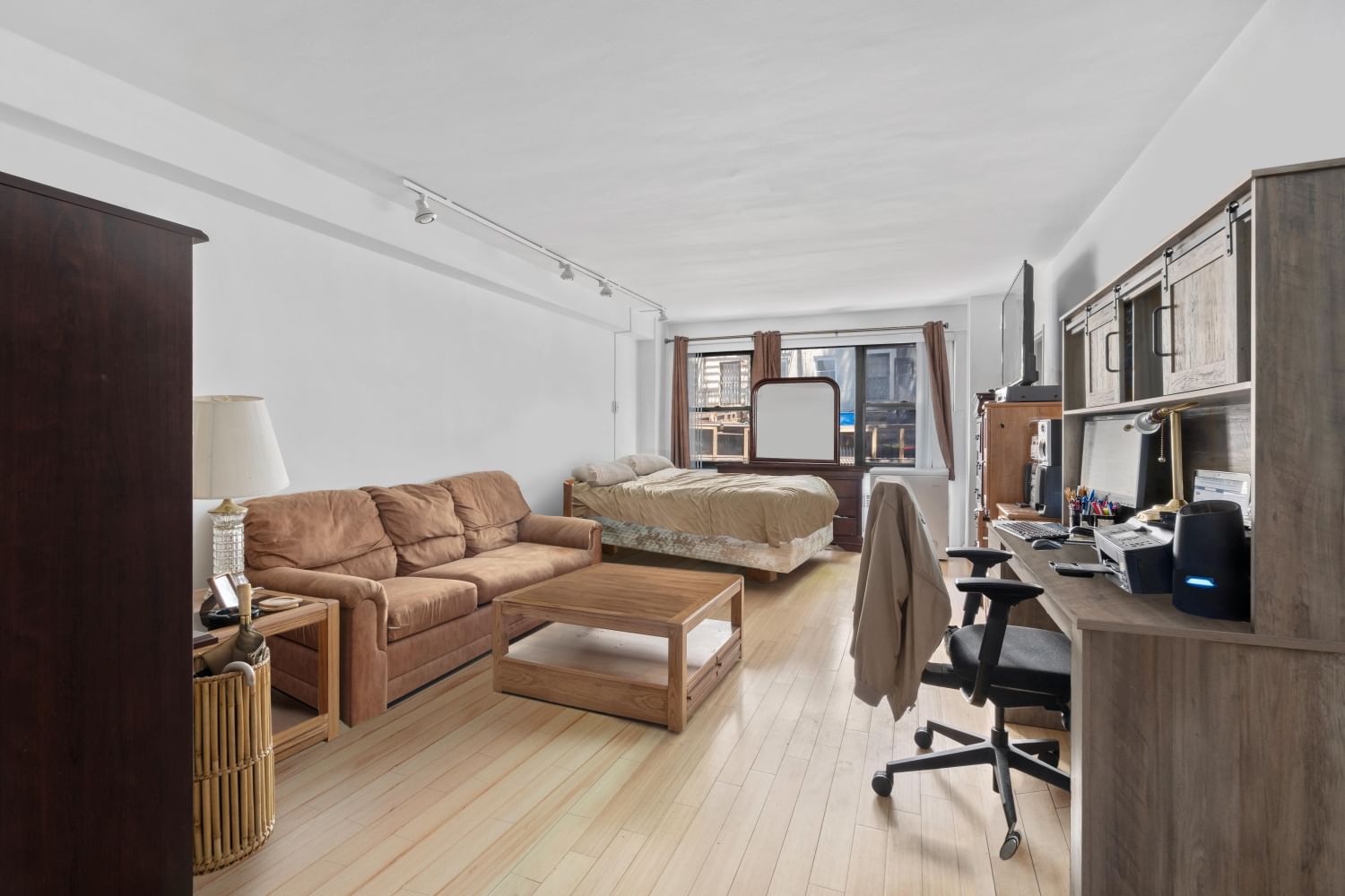 Real estate property located at 405 63RD #2B, NewYork, Lenox Hill, New York City, NY