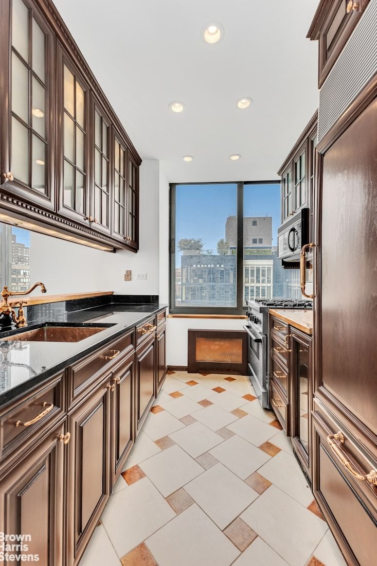 Real estate property located at 300 85TH #2203, NewYork, Yorkville, New York City, NY