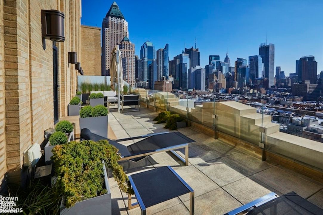 Real estate property located at 425 50TH #11A, NewYork, Hells Kitchen, New York City, NY