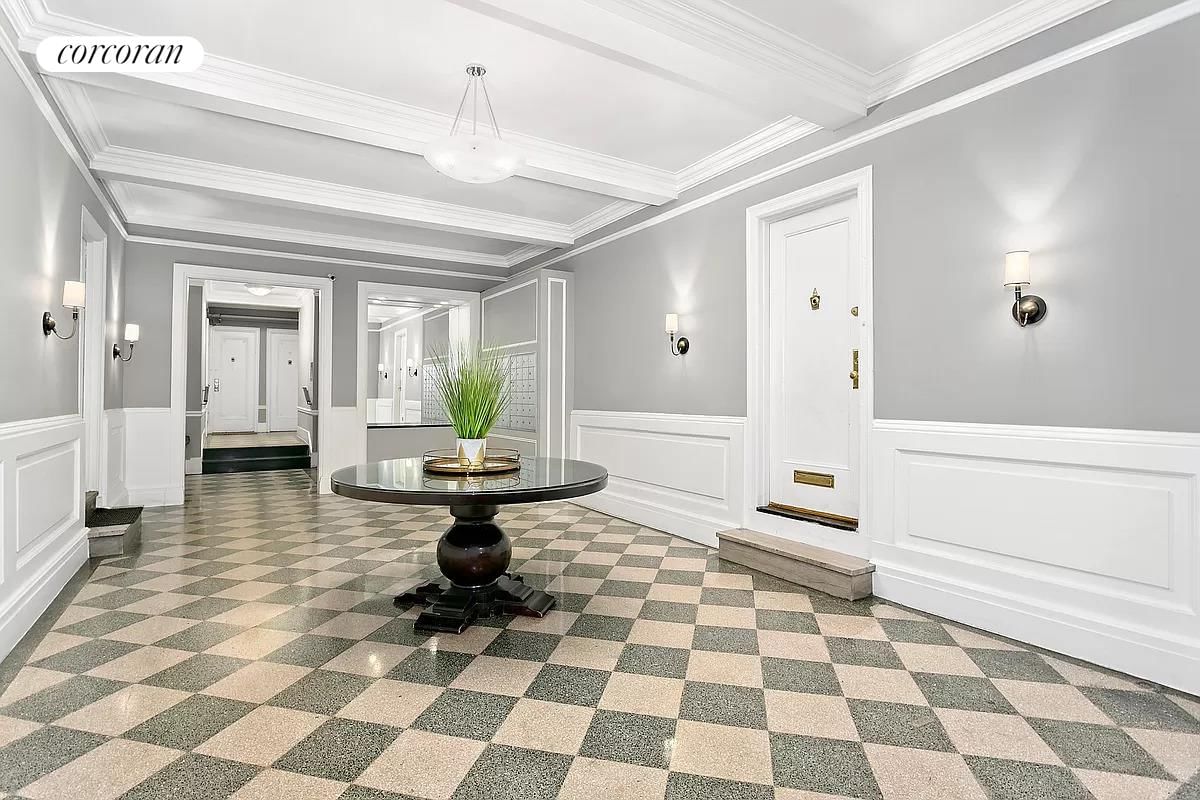 Real estate property located at 18 70TH #3F, NewYork, Lincoln Square, New York City, NY