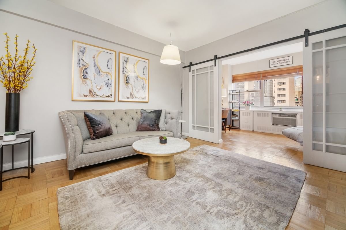 Real estate property located at 333 46TH #8H, NewYork, Lincoln Sq, New York City, NY