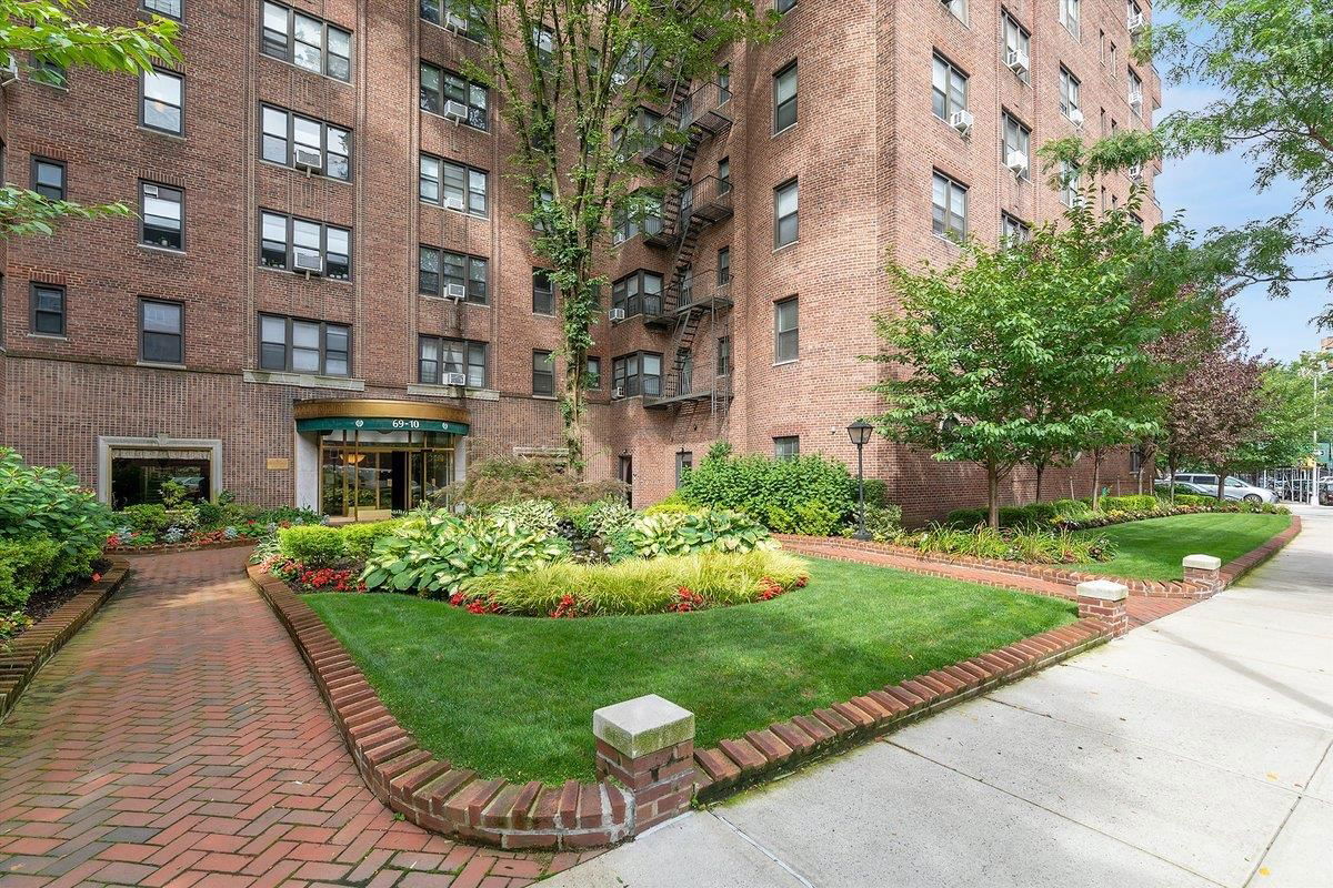 Real estate property located at 69-10 YELLOWSTONE #611, Queens, Forest Hills, New York City, NY