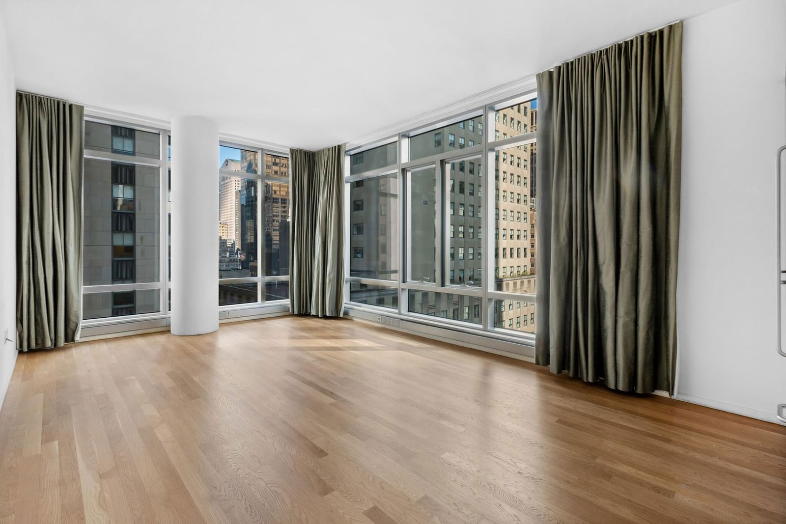 Real estate property located at 18 48TH #15B, NewYork, Midtown, New York City, NY