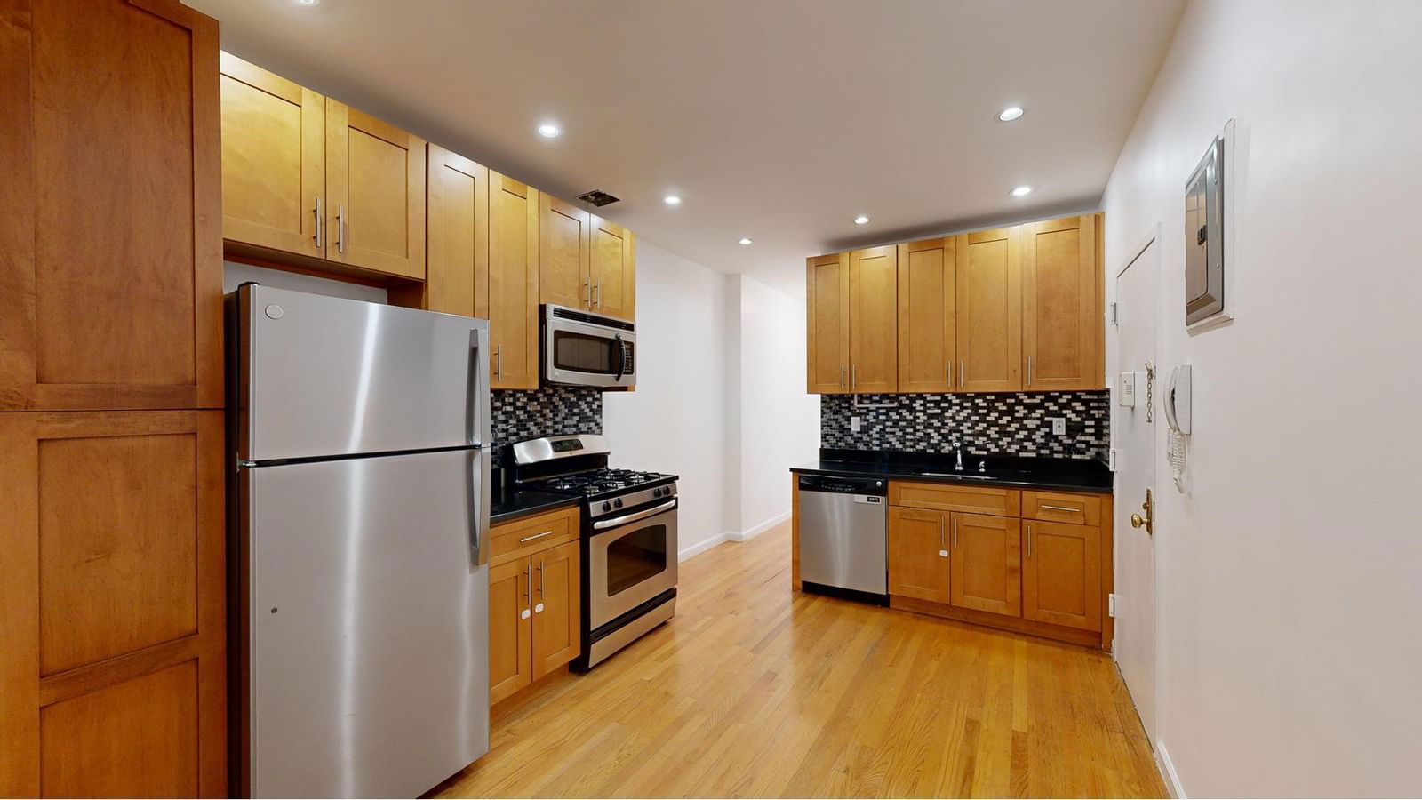 Real estate property located at 327 93RD #3W, NewYork, Yorkville, New York City, NY