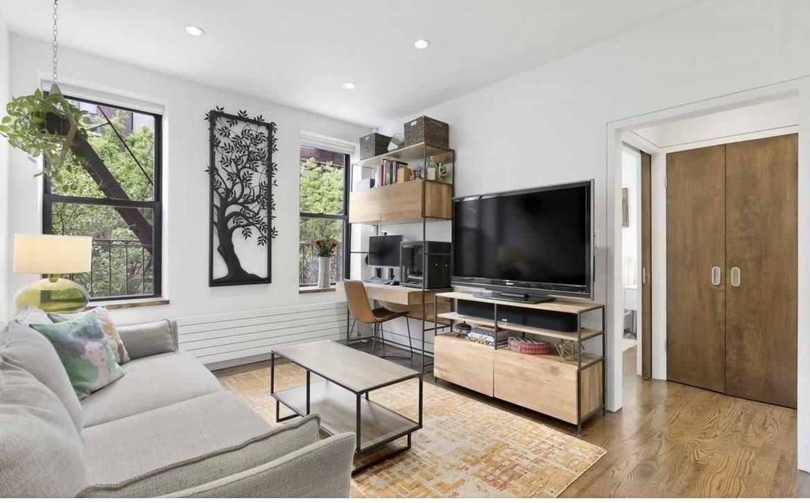 Real estate property located at 93 MACDOUGAL #8, NewYork, Greenwich Village, New York City, NY