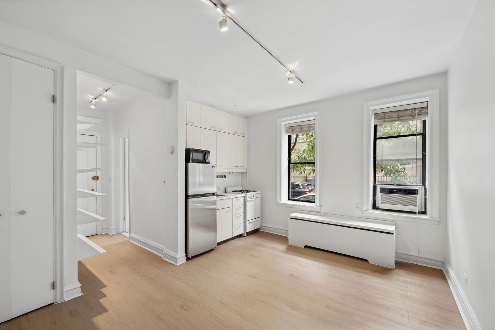 Real estate property located at 221 76TH #1B, NewYork, Lenox Hill, New York City, NY