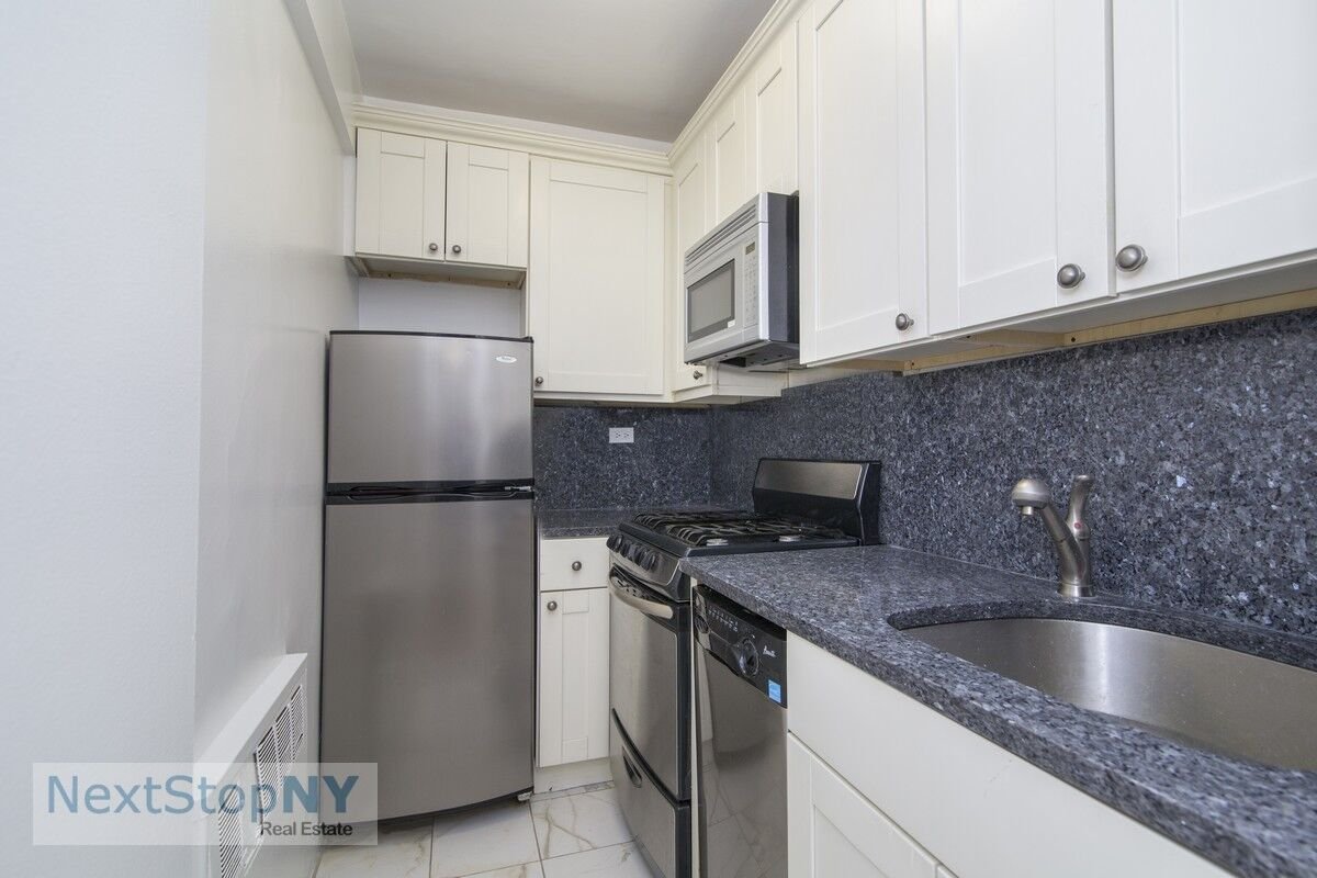 Real estate property located at 200 36TH #2A, NewYork, Murray Hill, New York City, NY