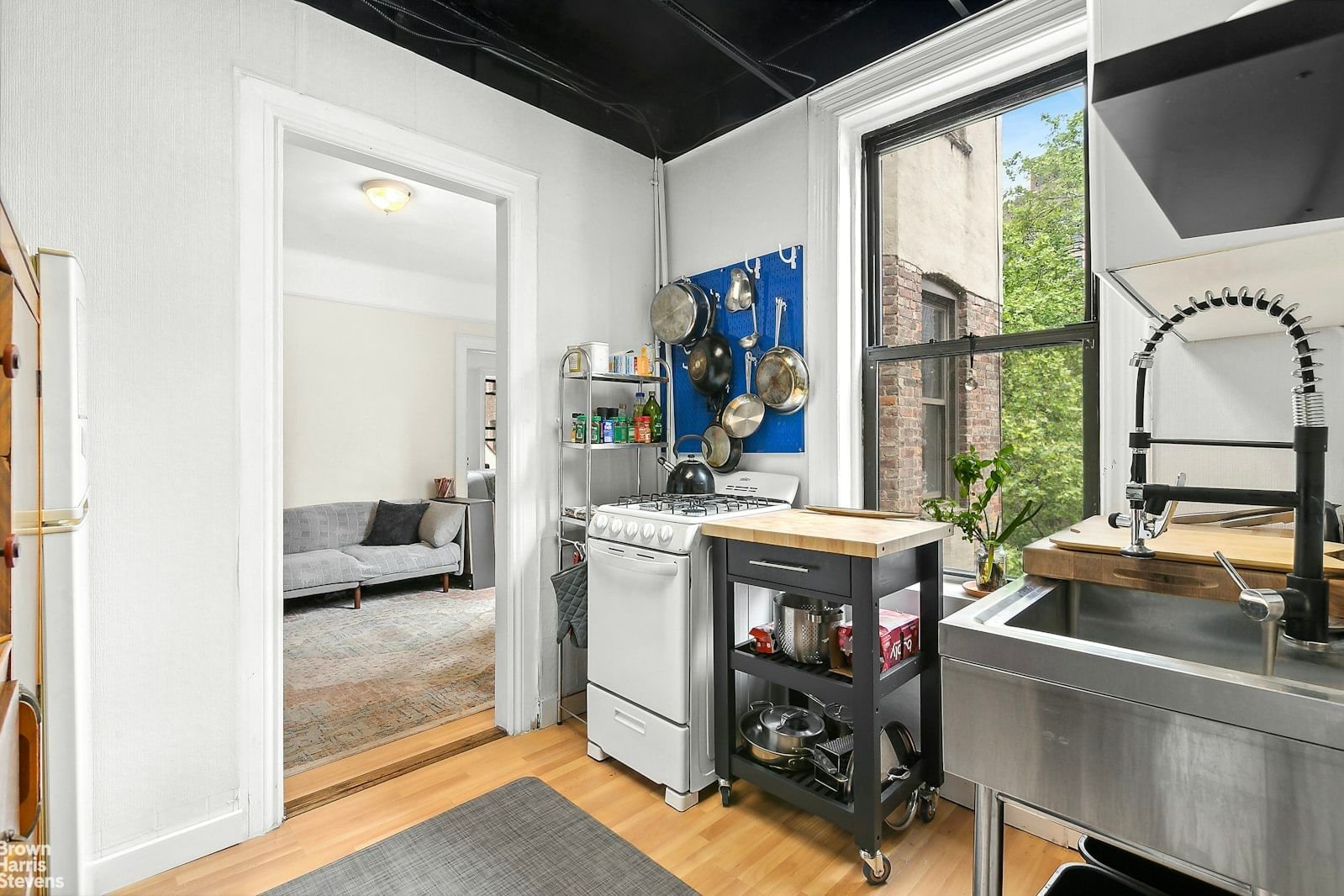 Real estate property located at 411 44TH #25, NewYork, Hells Kitchen, New York City, NY