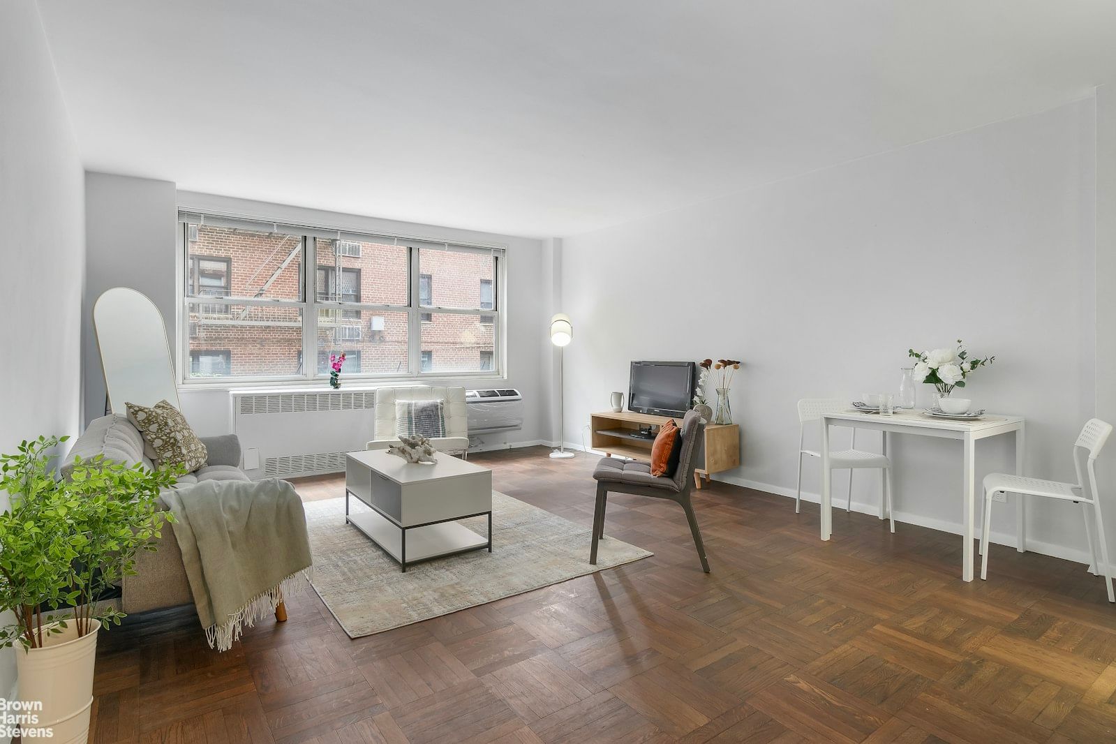 Real estate property located at 315 70TH #2B, NewYork, Lenox Hill, New York City, NY