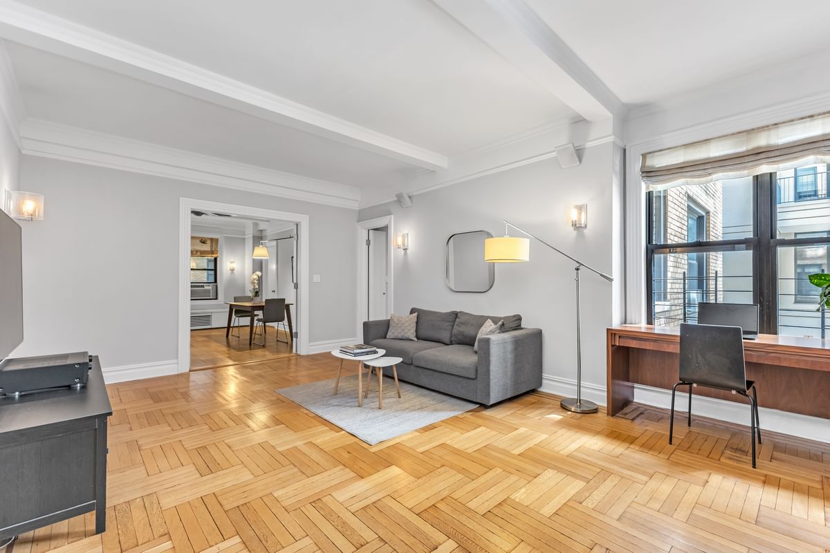 Real estate property located at 215 92ND #4E, NewYork, Upper West Side, New York City, NY