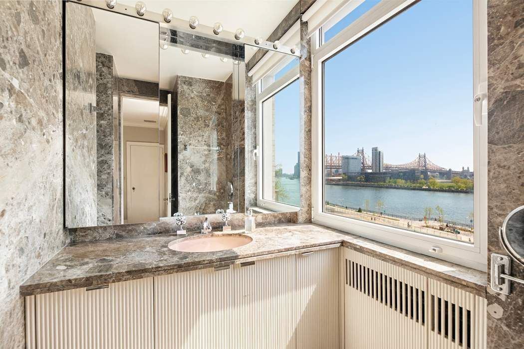 Real estate property located at 435 52nd #2/3F, New York, Midtown East, New York City, NY, US