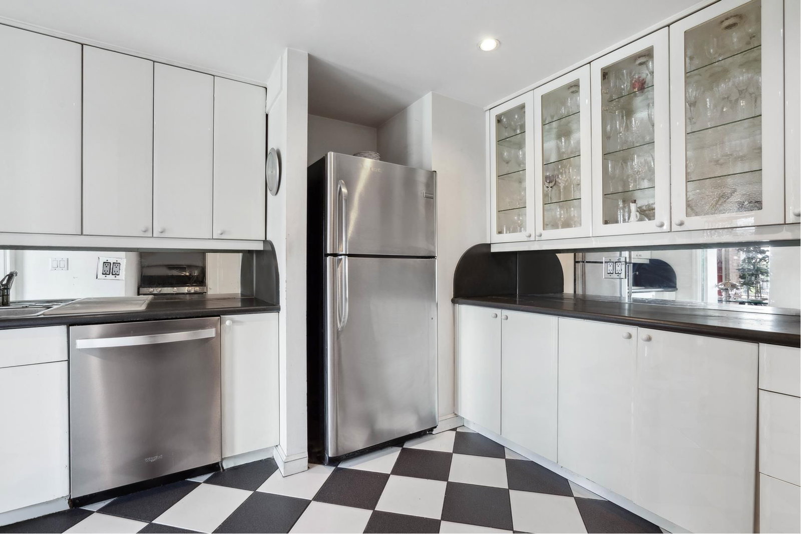 Real estate property located at 33 END #2B, New York, Yorkville, New York City, NY, US
