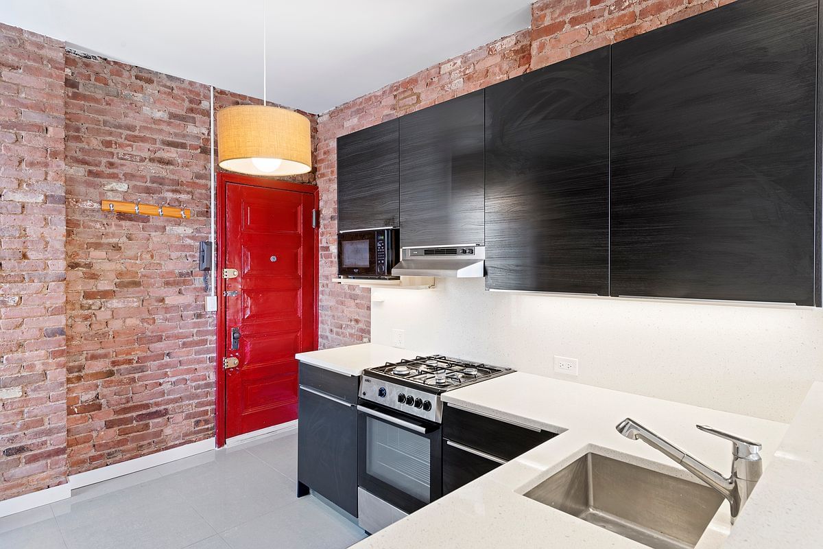 Real estate property located at 64 MACDOUGAL #15, New York, Soho, New York City, NY, US