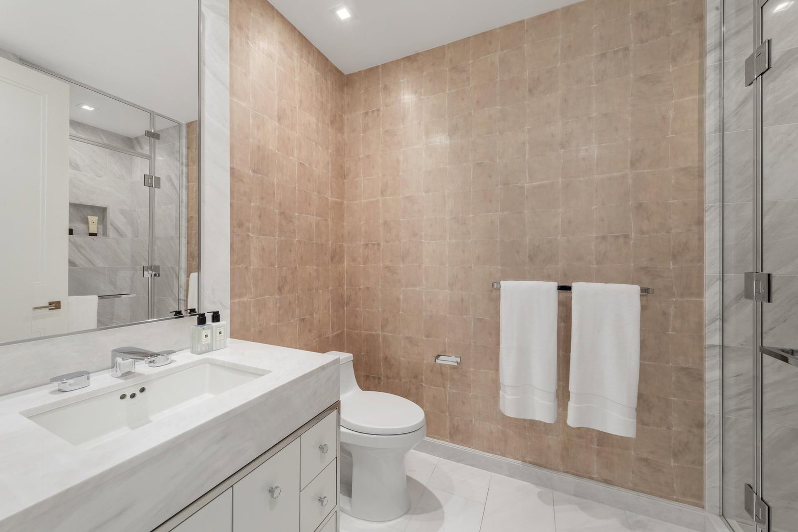 Real estate property located at 138 50TH #17D, New York, Turtle Bay, New York City, NY, US
