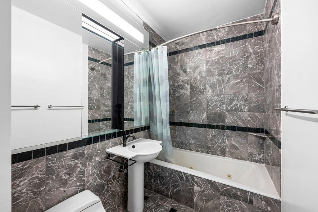 Real estate property located at 250 54TH #28C, New York, Sutton Place, New York City, NY, US