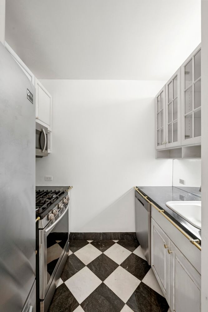 Real estate property located at 250 54TH #28C, New York, Sutton Place, New York City, NY, US