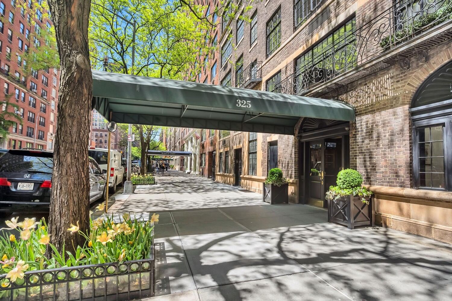 Real estate property located at 325 72ND C12, New York, Lenox Hill, New York City, NY, US