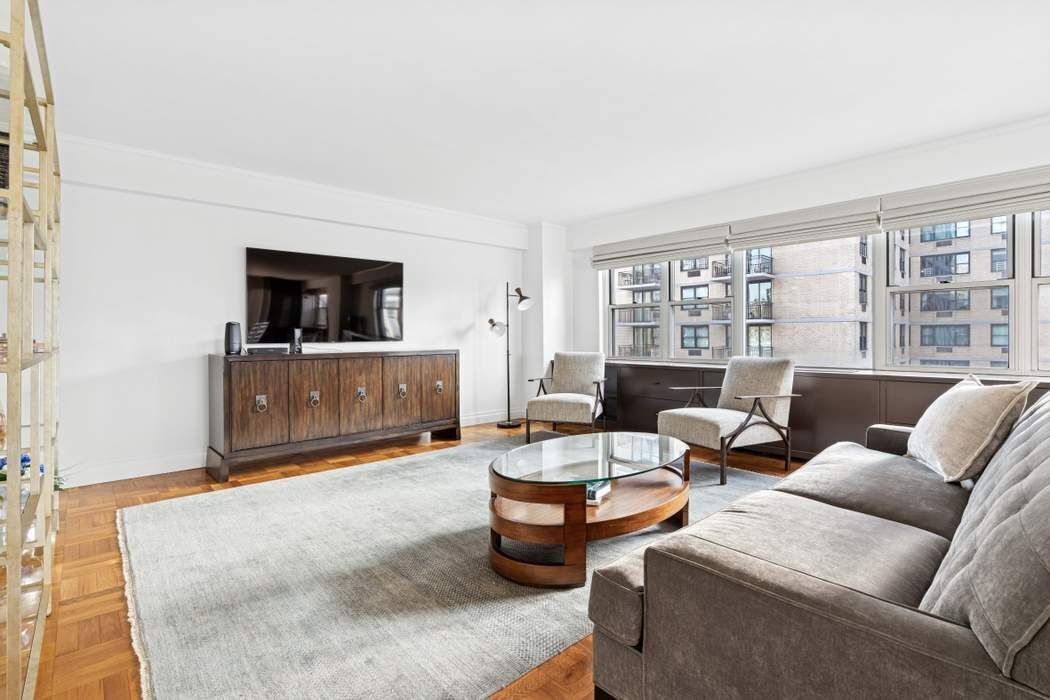 Real estate property located at 301 75th #19B, New York, Lenox Hill, New York City, NY, US