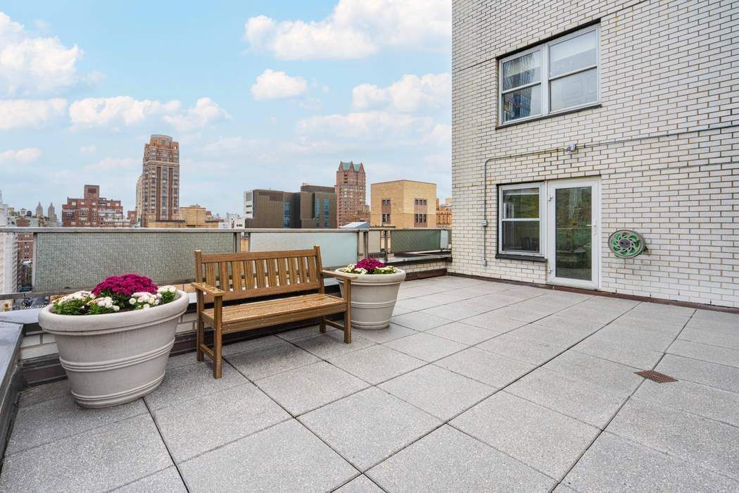 Real estate property located at 301 75th #19B, New York, Lenox Hill, New York City, NY, US