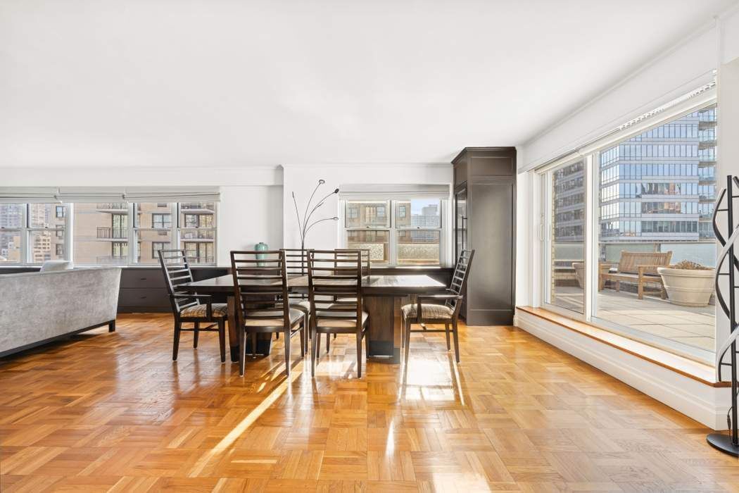Real estate property located at 301 75th #19B, New York, Lenox Hill, New York City, NY, US